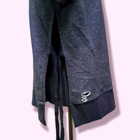 ROMEO + juliet | distressed black sweatshirt | various sizes - Picture 7 of 11